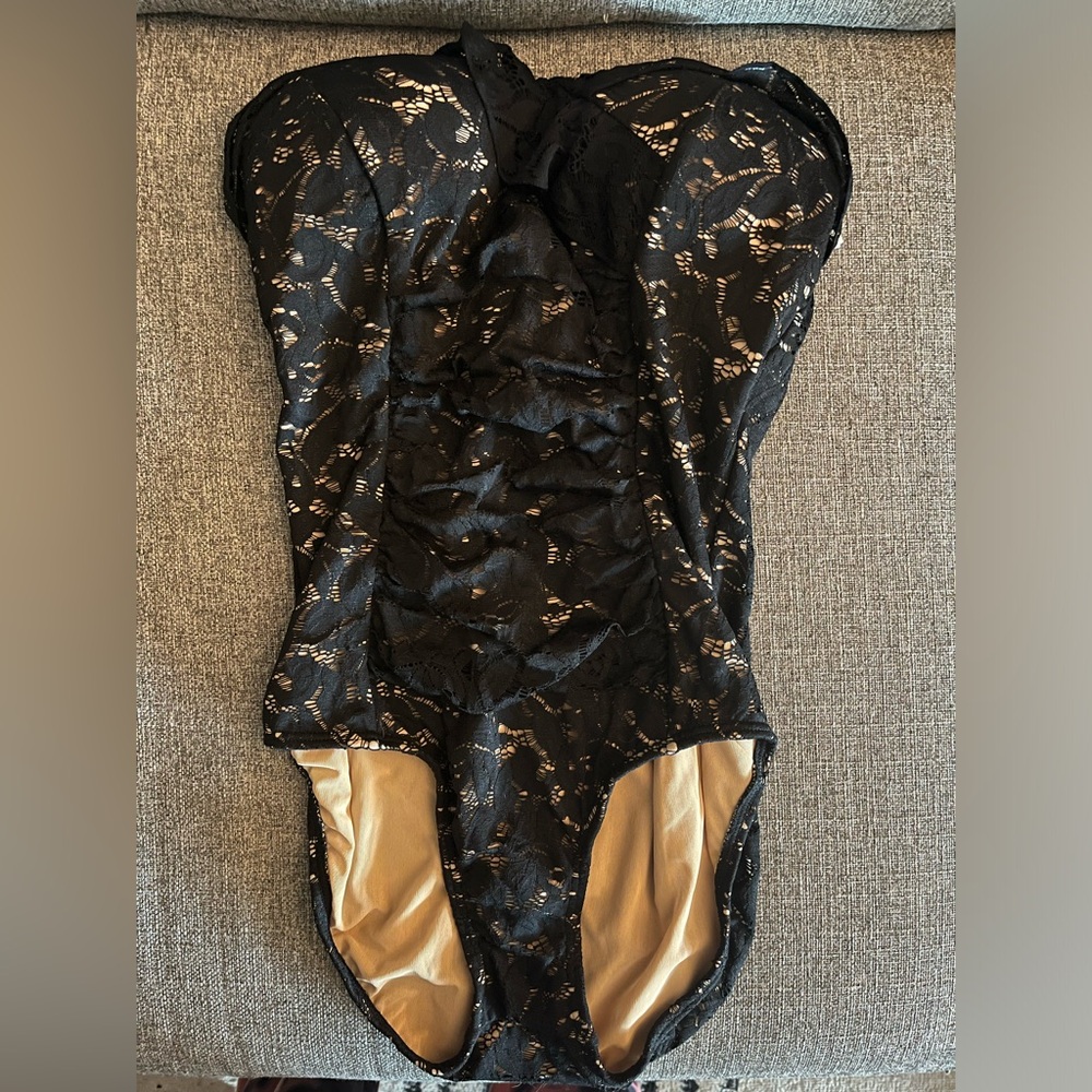 NWT Jantzen Swimsuit w/ Optional Straps 8